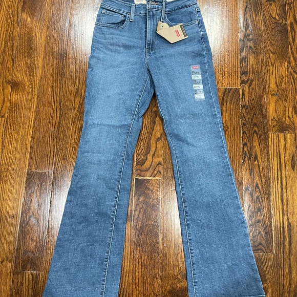 Levi's Light & Mid Blue Flare Jeans - Women's - Picture 2 of 5